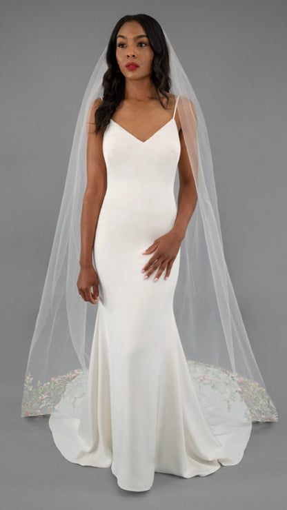 AVL0162ZZ1 Coloured Floral Lace Veil